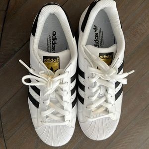 Adidas shell toe Superstar